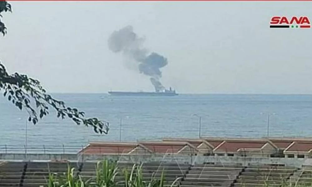 Στις φλόγες τάνκερ ανοιχτά του Λιβάνου - Πιθανόν επίθεση από Ισραηλινό drone